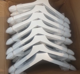 MÓC ÁO GỖ TRẮNG