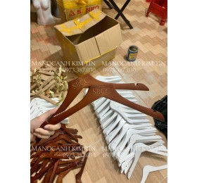 MÓC ÁO GỖ NÂU NỮ ĐẦU VUÔNG