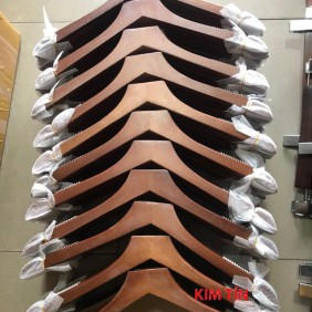 MÓC GỖ NÂU ĐẦU VUÔNG