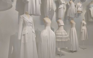 Sản phẩm Manocanh - Phụ kiện trưng bày thời trang không thể thiếu tại các shop quần áo